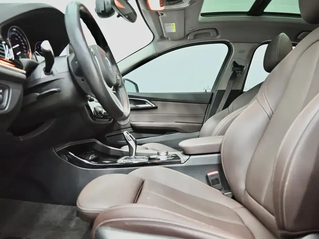 BMW 1 Series 2023 из CN, фото 8