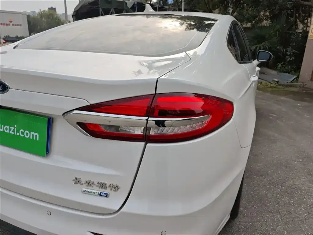 Ford Mondeo 2021 из CN, фото 2