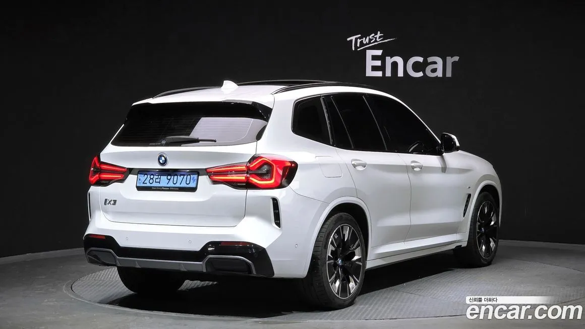 BMW iX3 2024 из KR, фото 2