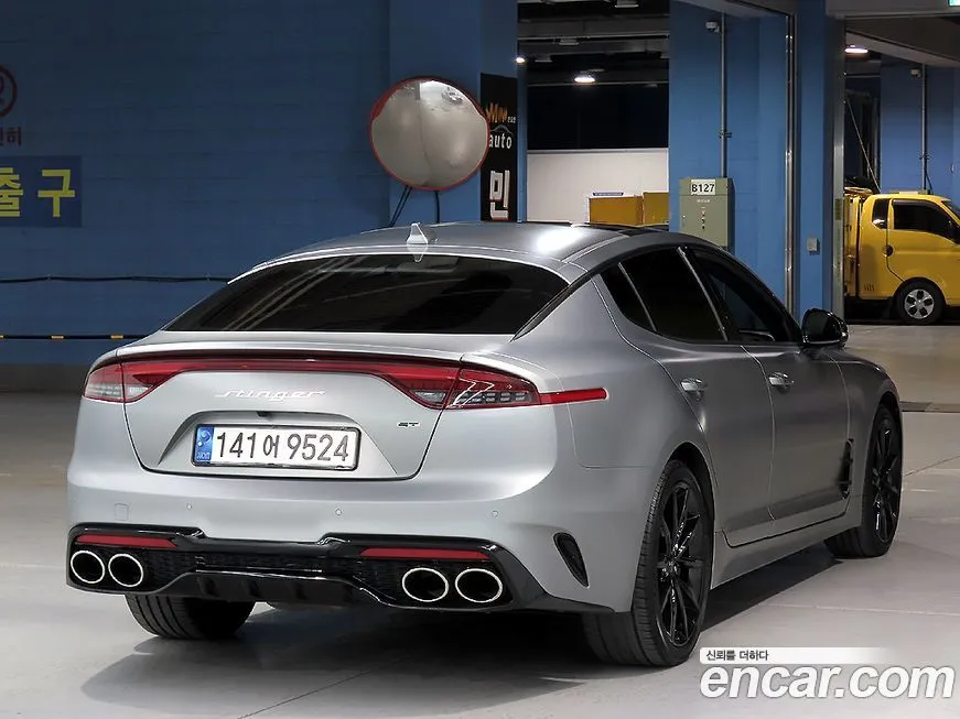 Kia Stinger 2023 из KR, фото 2