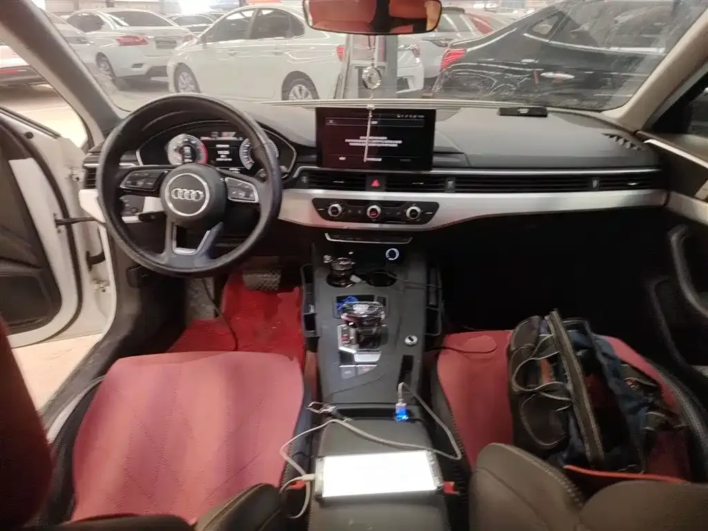 Audi A4L 2022 из CN, фото 10
