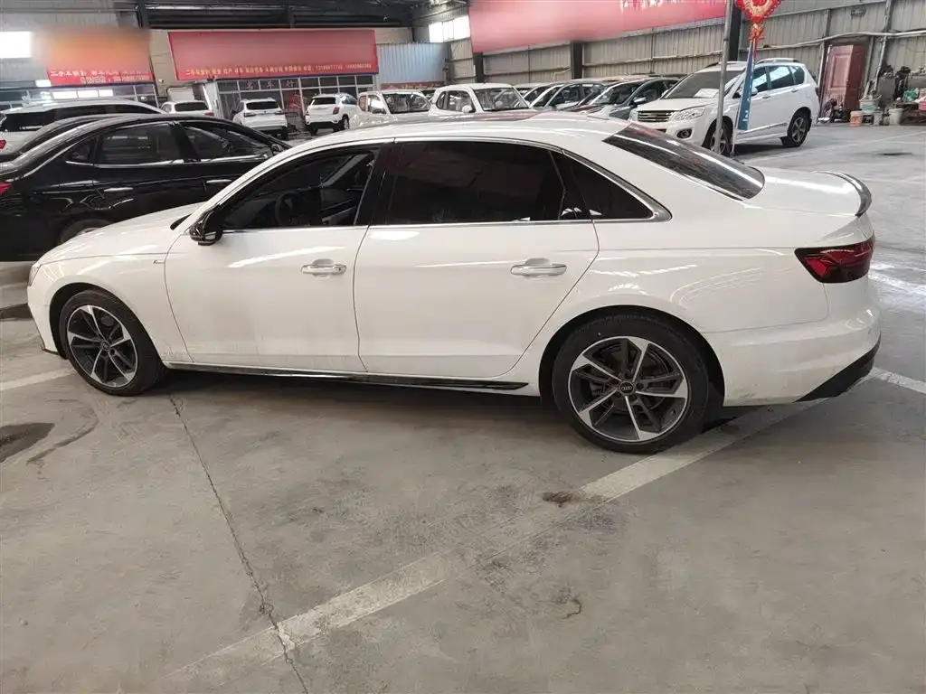 Audi A4L 2022 из CN, фото 5