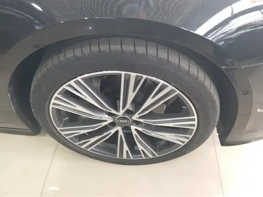 Audi A6L 2024 из CN, фото 3