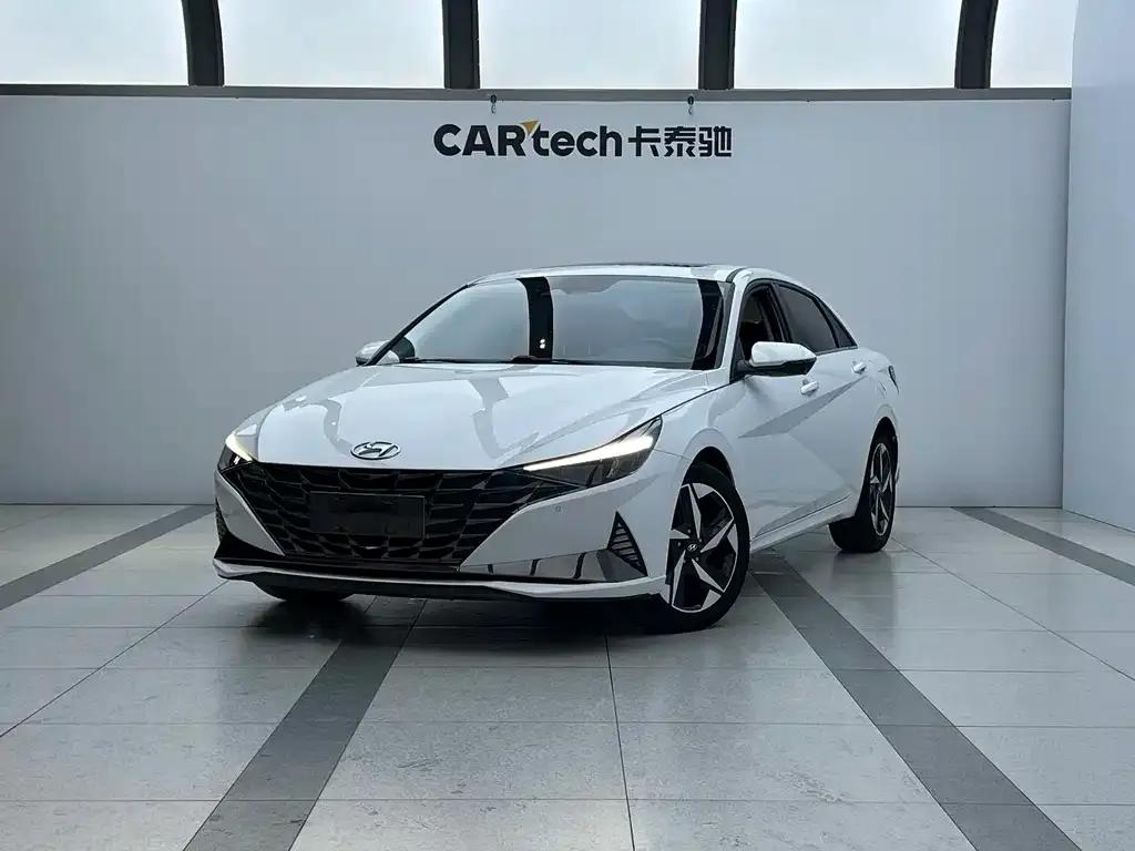 Hyundai Elantra 2023 из CN, фото 2
