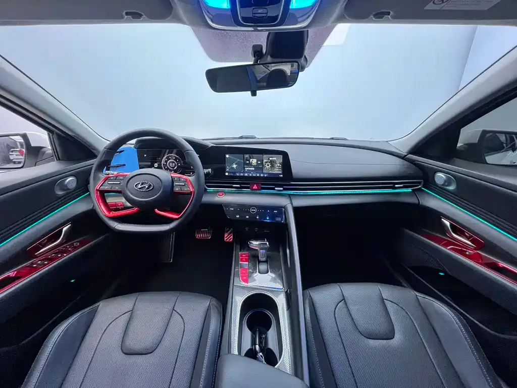 Hyundai Elantra 2023 из CN, фото 5