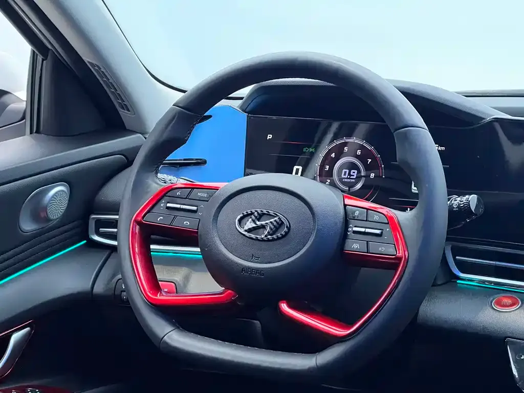 Hyundai Elantra 2023 из CN, фото 9