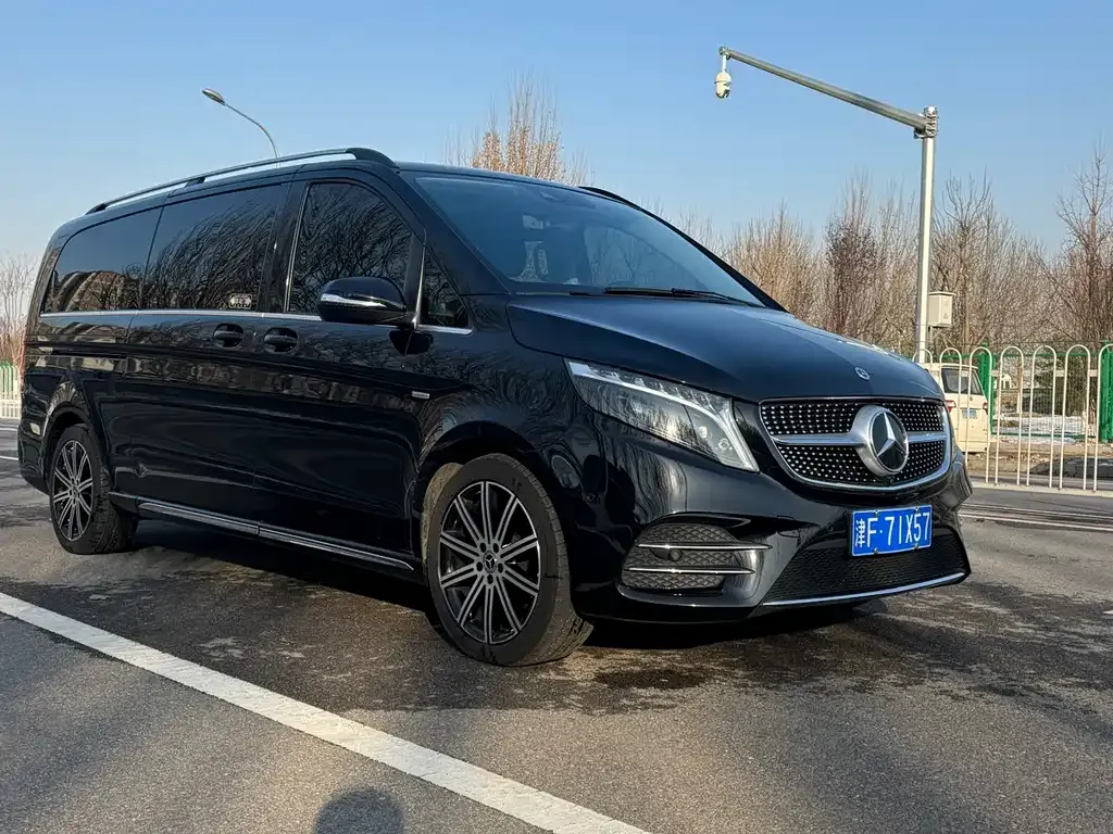 Mercedes-Benz V-Class 2023 из CN, фото 1
