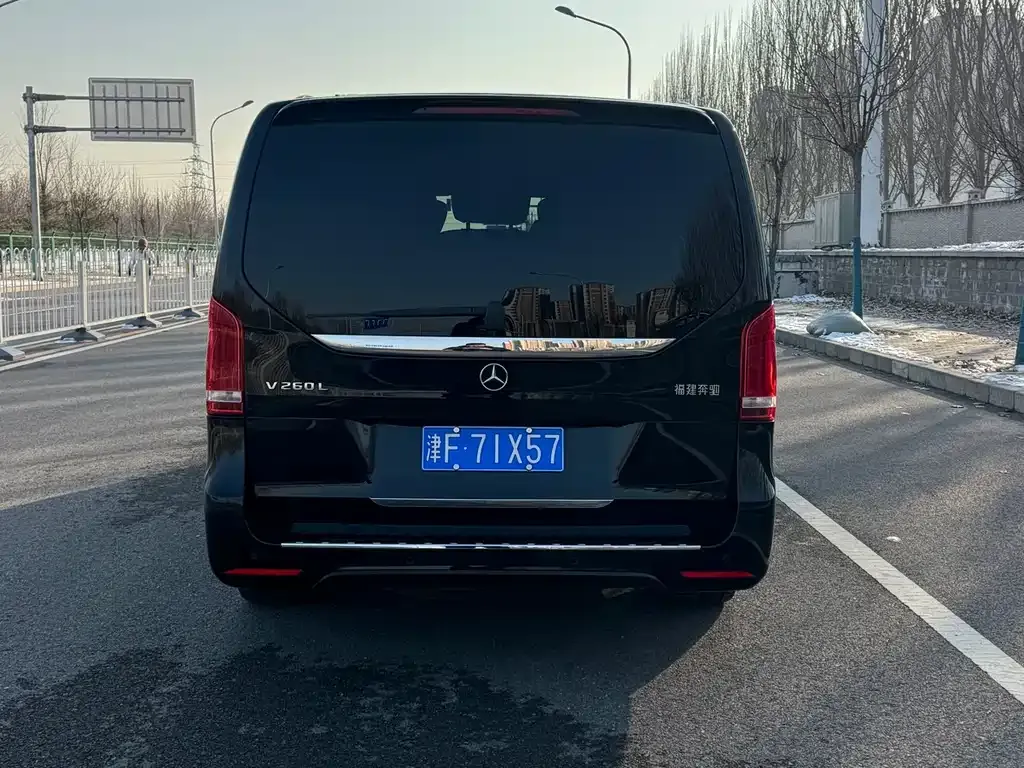 Mercedes-Benz V-Class 2023 из CN, фото 5