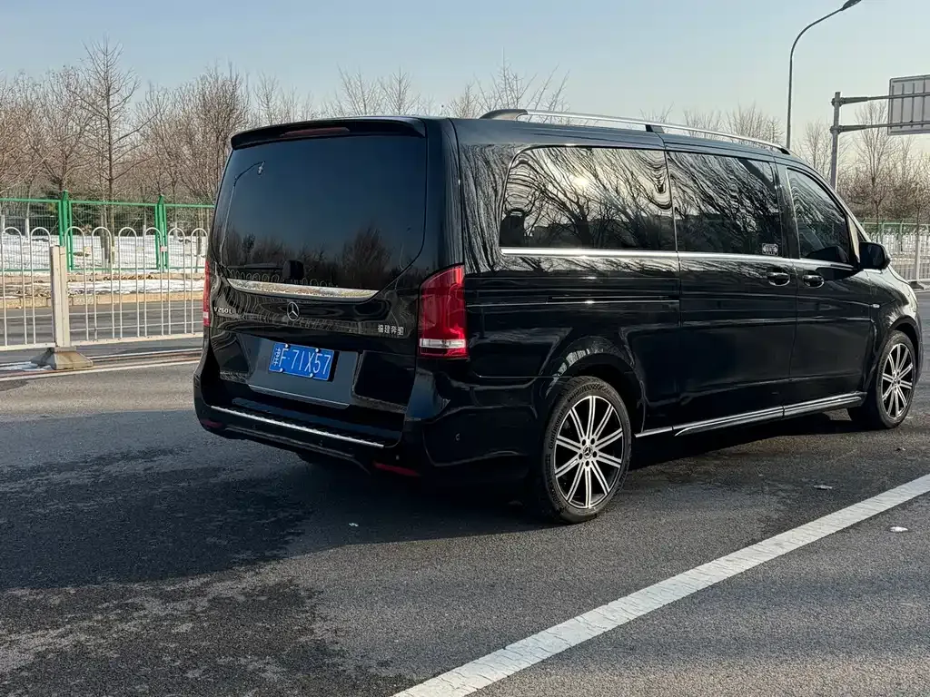 Mercedes-Benz V-Class 2023 из CN, фото 10