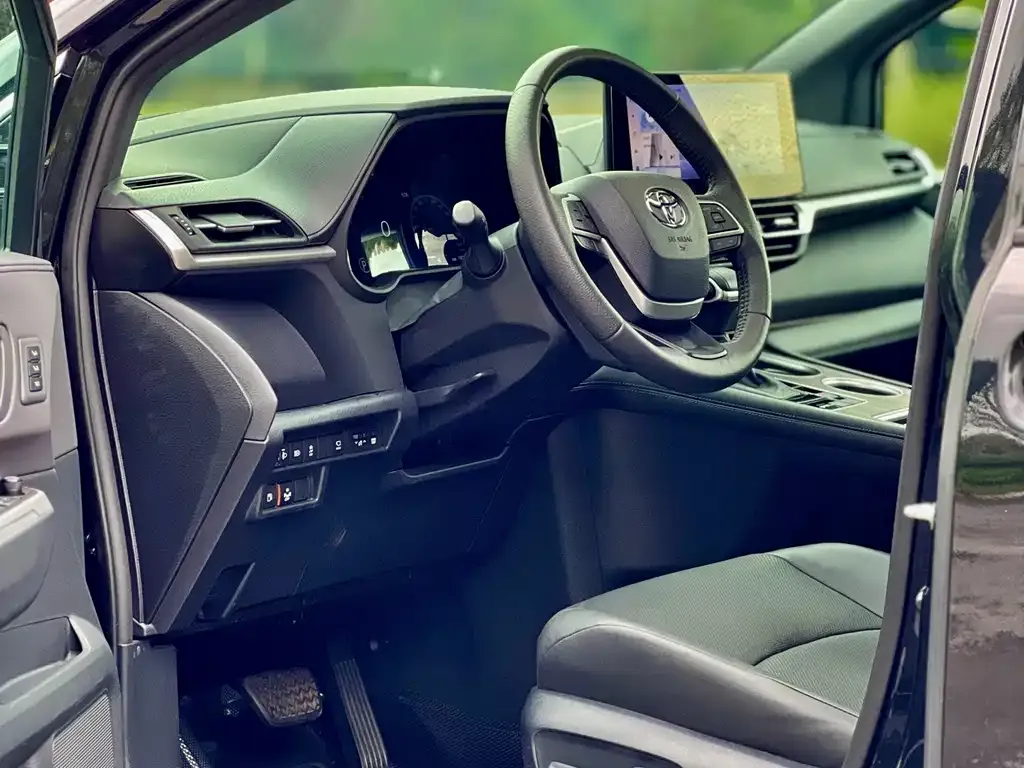 Toyota Granvia 2025 из CN, фото 7