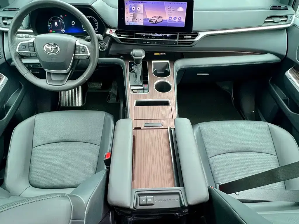 Toyota Granvia 2025 из CN, фото 8