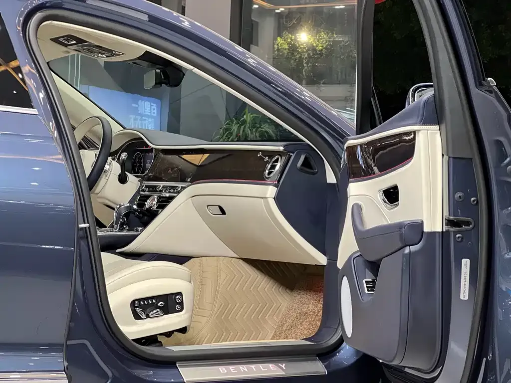 Bentley Flying Spur PHEV 2022 из CN, фото 9