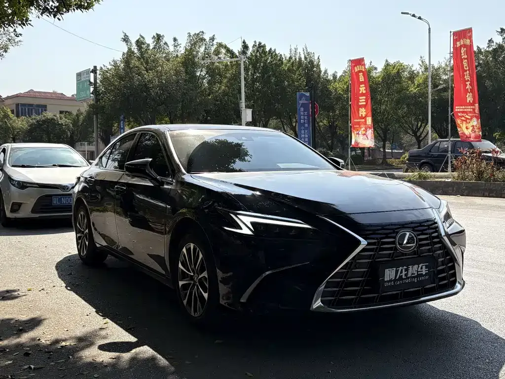 Lexus ES 2025 из CN, фото 3