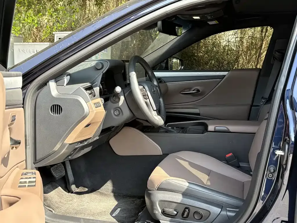 Lexus ES 2025 из CN, фото 4