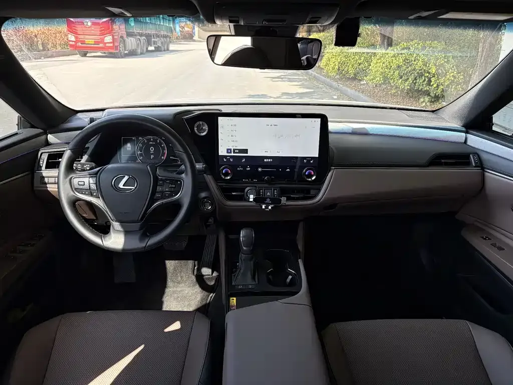 Lexus ES 2025 из CN, фото 6