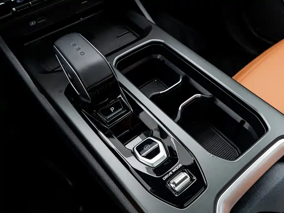 Geely Haoyue L 2024 из CN, фото 5