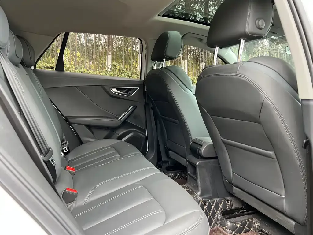 Audi Q2L 2023 из CN, фото 6