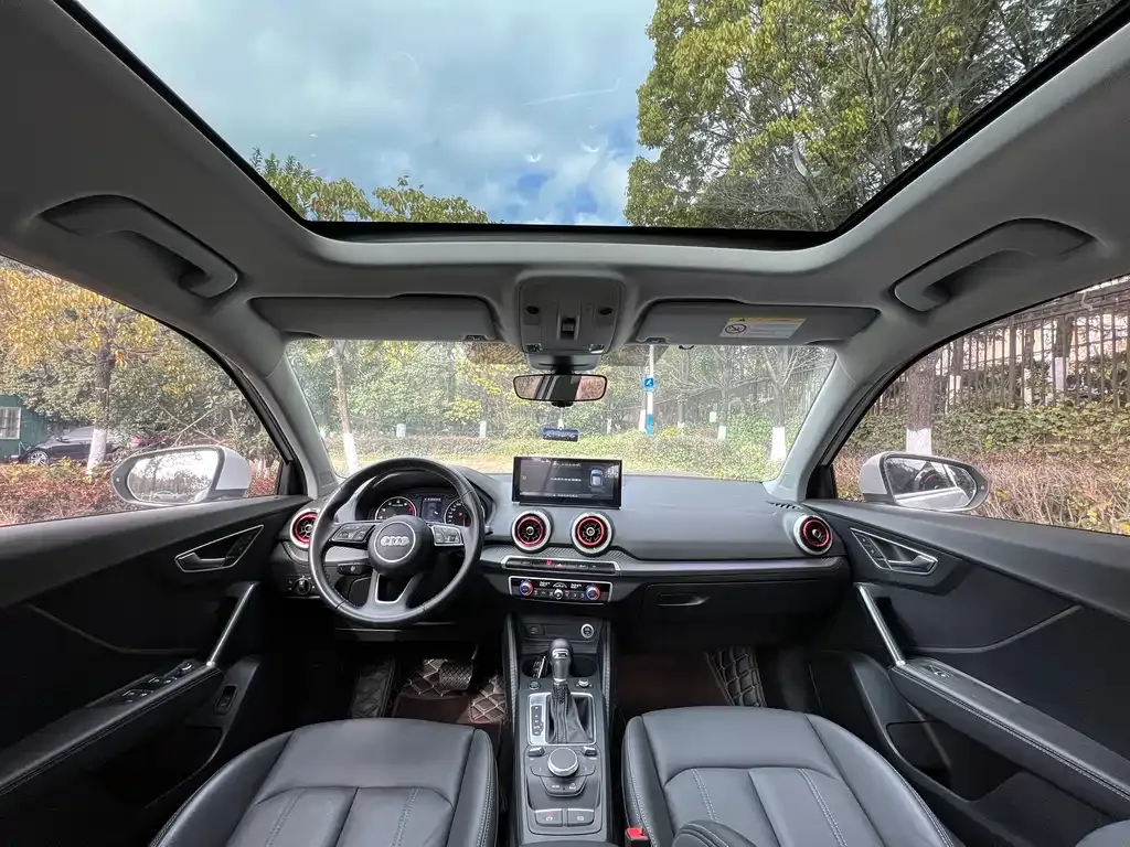 Audi Q2L 2023 из CN, фото 4