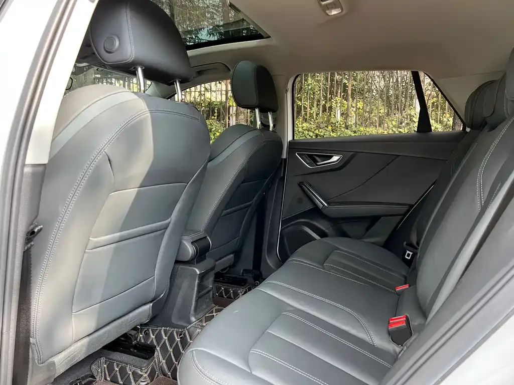 Audi Q2L 2023 из CN, фото 2