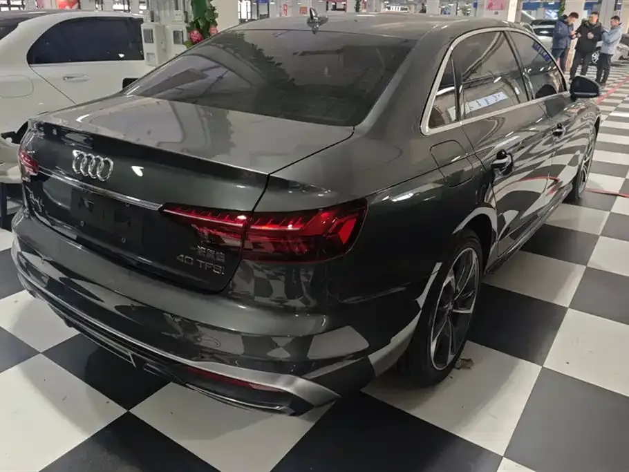 Audi A4L 2021 из CN, фото 9