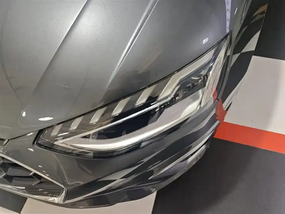 Audi A4L 2021 из CN, фото 3