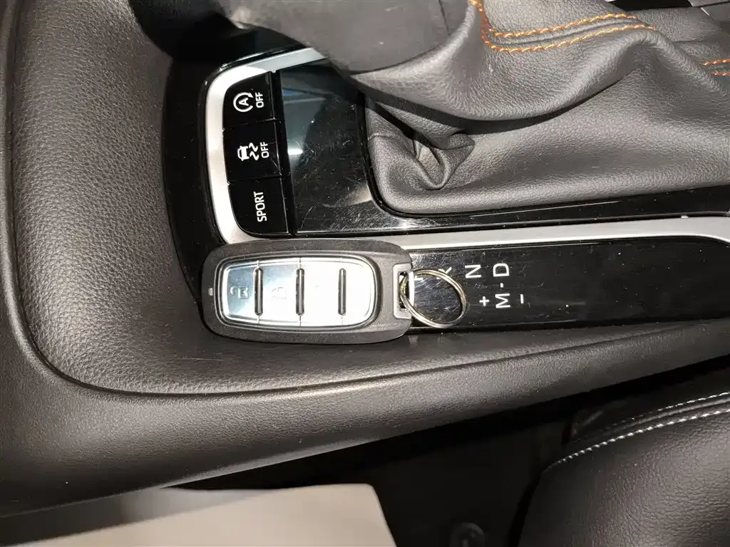 Toyota Corolla 2023 из CN, фото 9