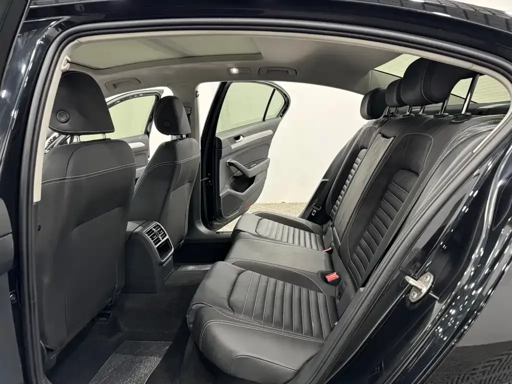 Volkswagen Magotan 2022 из CN, фото 5
