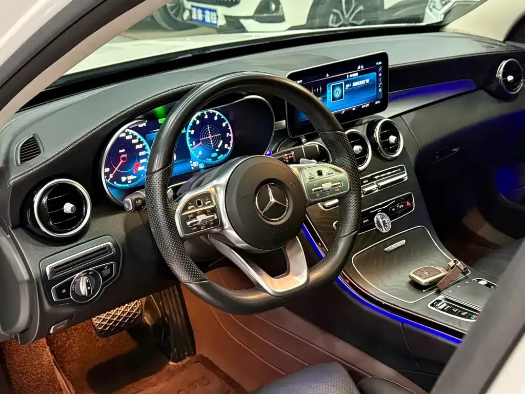 Mercedes-Benz C-Class — фото 10