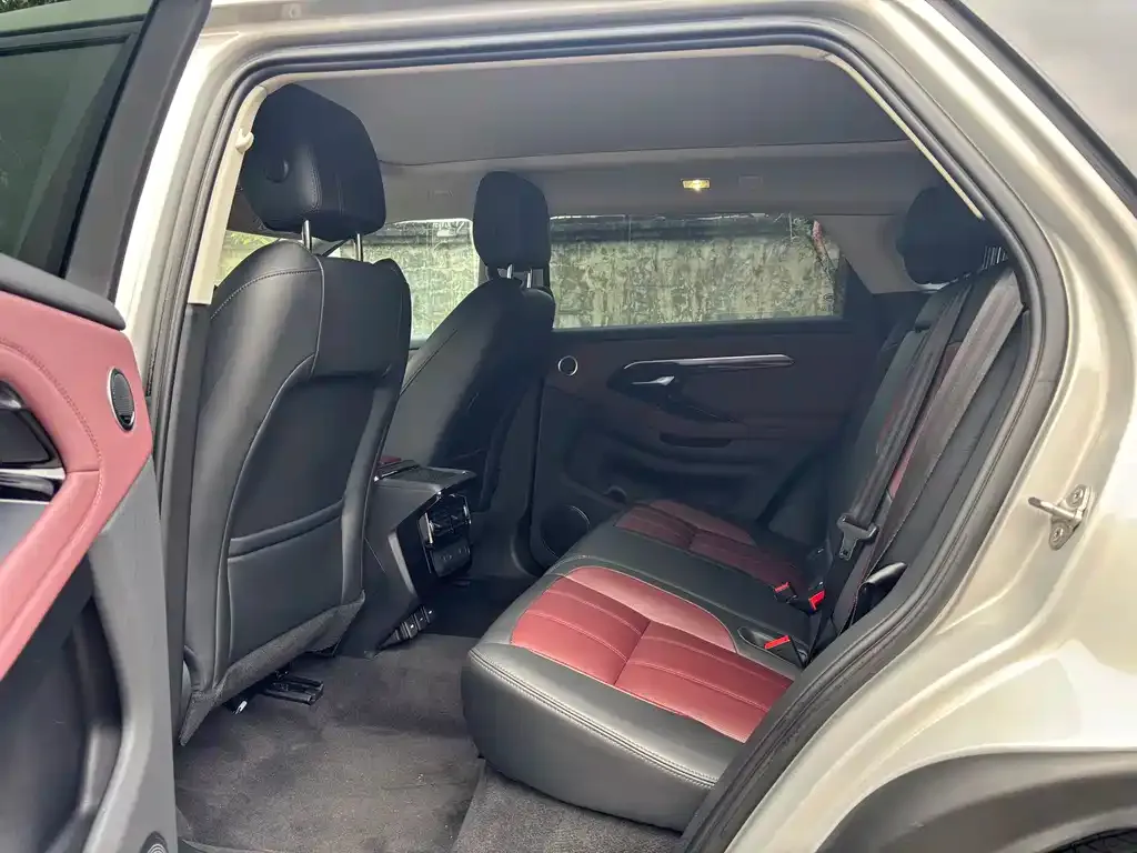 Land Rover Evoque 2024 из CN, фото 2