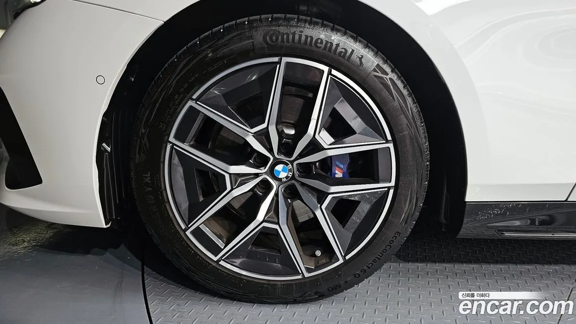 BMW 5-Series 2025 из KR, фото 9