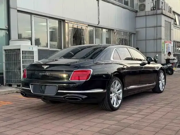 Bentley Flying Spur 2021 из CN, фото 5