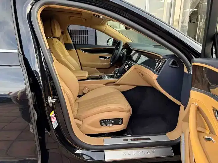Bentley Flying Spur 2021 из CN, фото 8