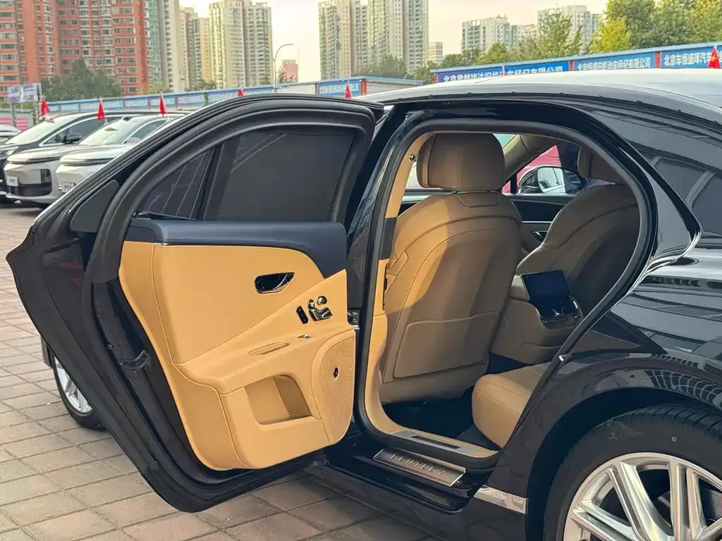 Bentley Flying Spur 2021 из CN, фото 10