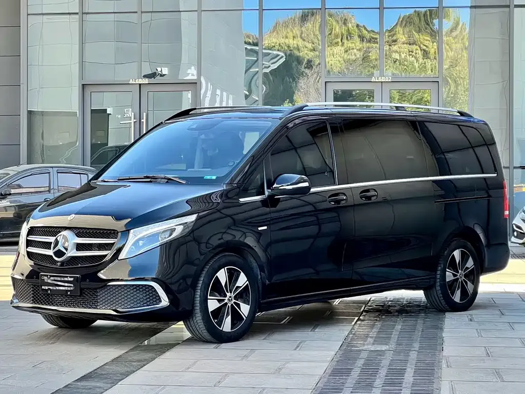 Mercedes-Benz V-Class 2023 из CN, фото 1