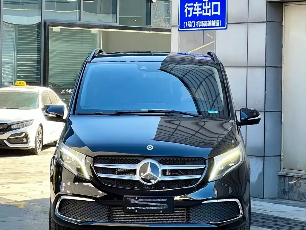 Mercedes-Benz V-Class 2023 из CN, фото 9