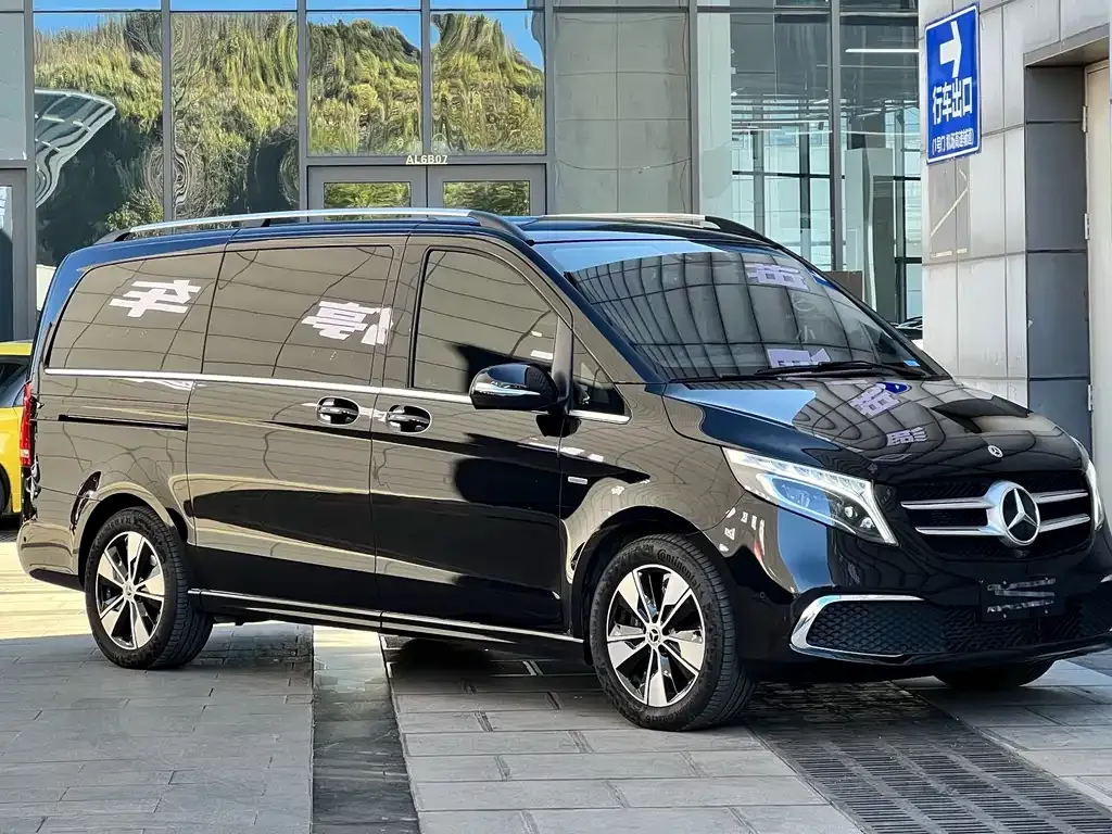 Mercedes-Benz V-Class 2023 из CN, фото 5