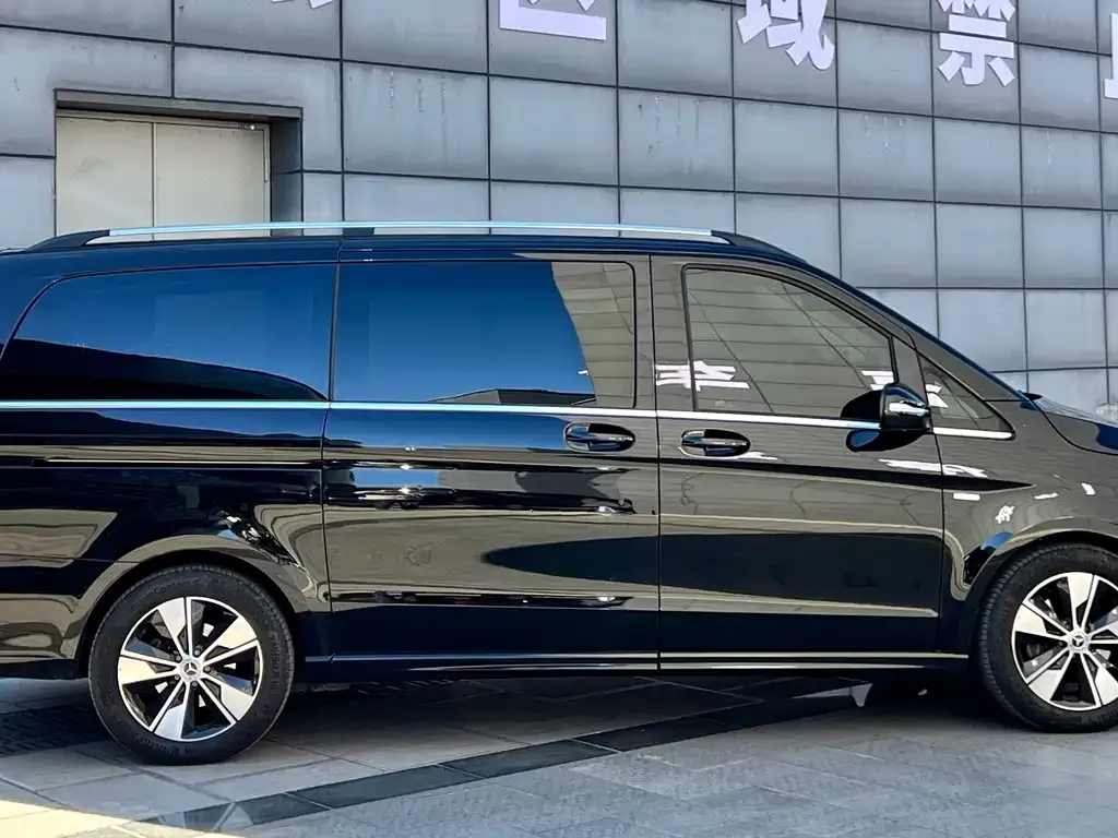 Mercedes-Benz V-Class 2023 из CN, фото 4