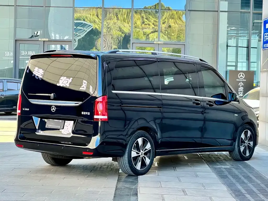 Mercedes-Benz V-Class 2023 из CN, фото 7