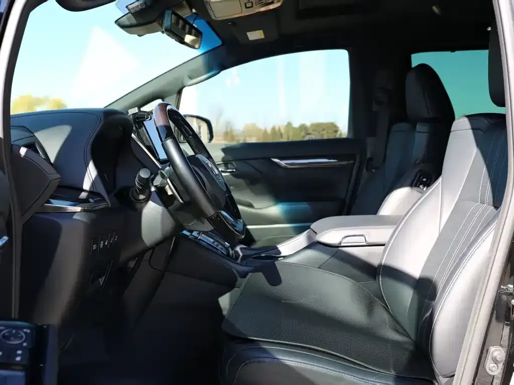 Lexus LM 2023 из CN, фото 8