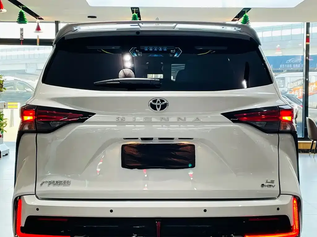 Toyota Sienna 2025 из CN, фото 4