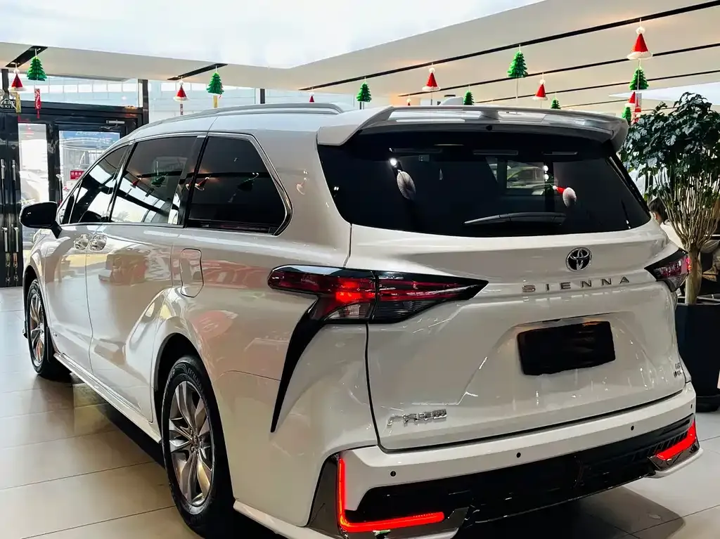 Toyota Sienna 2025 из CN, фото 6