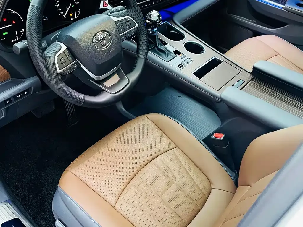 Toyota Sienna 2025 из CN, фото 8