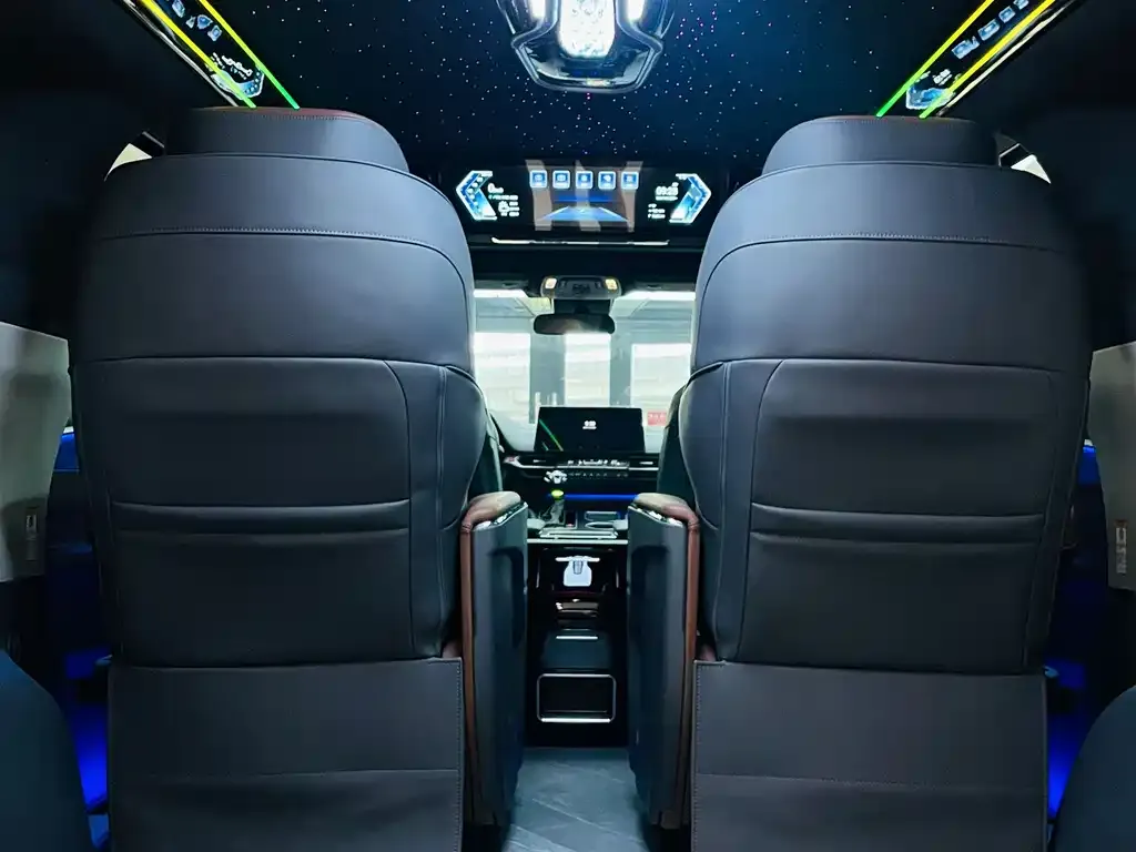Toyota Sienna 2025 из CN, фото 2