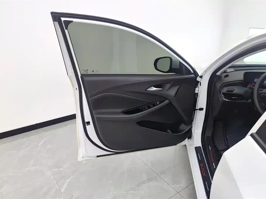Buick Verano 2025 из CN, фото 5