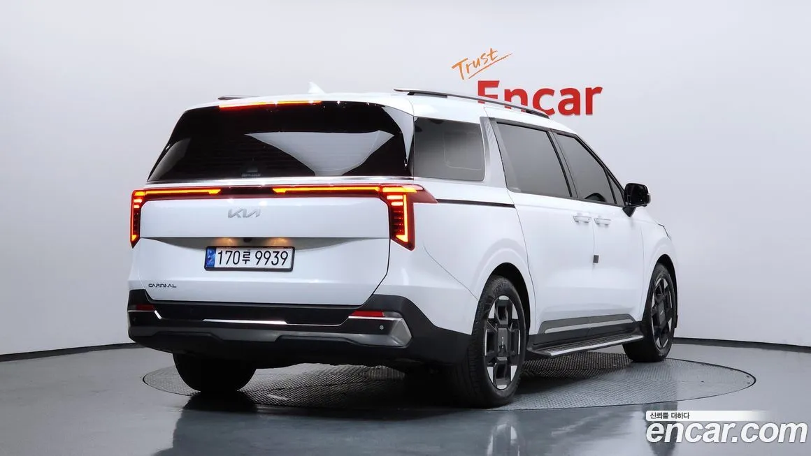 Kia Carnival — фото 4