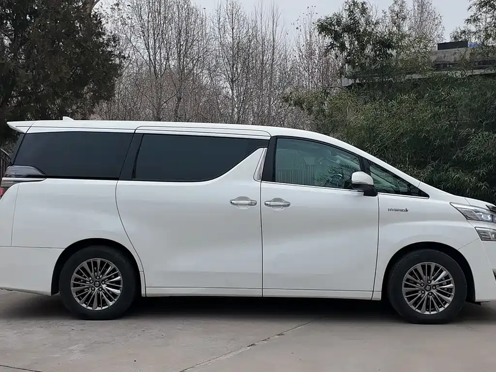 Toyota Vellfire — фото 9
