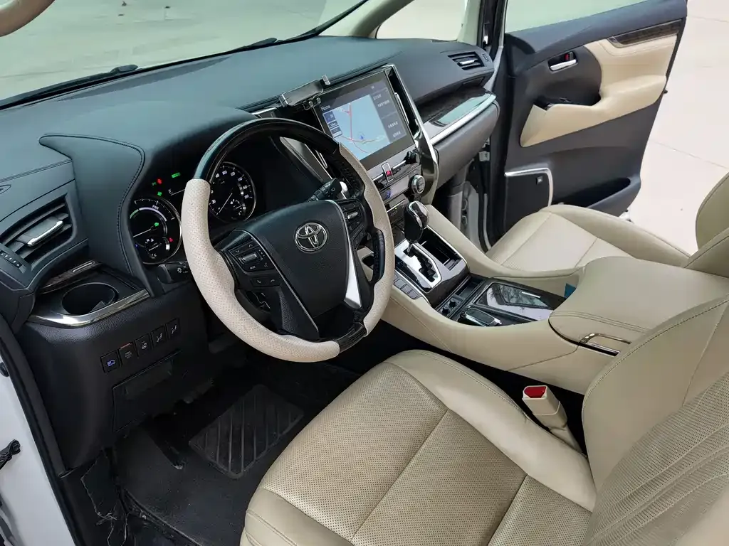 Toyota Vellfire — фото 6