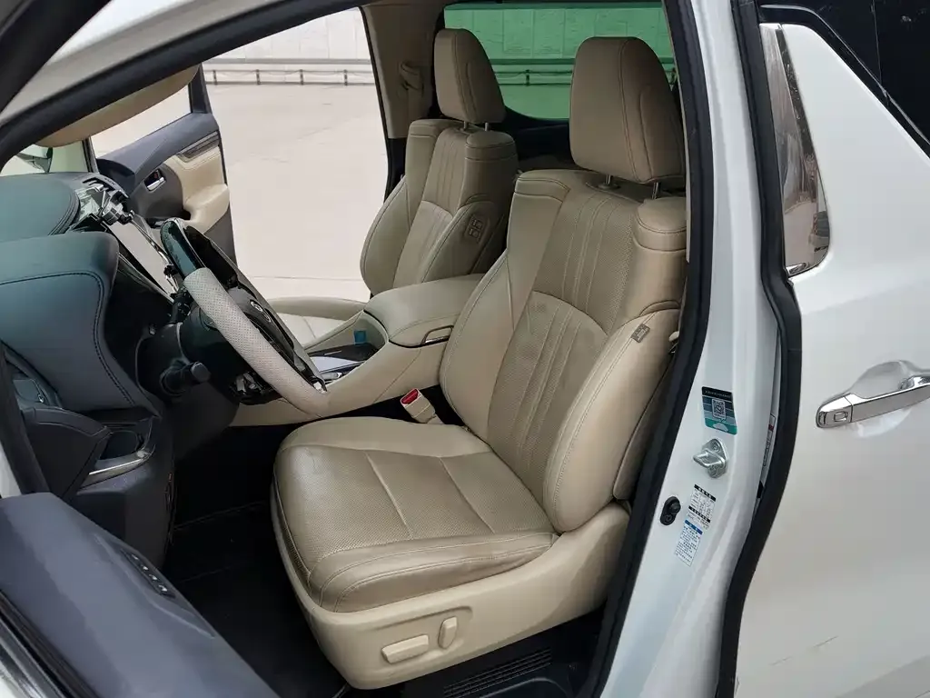 Toyota Vellfire — фото 8