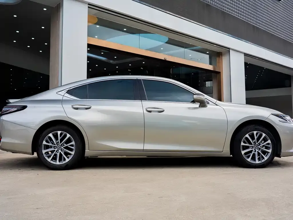 Lexus ES 2025 из CN, фото 6