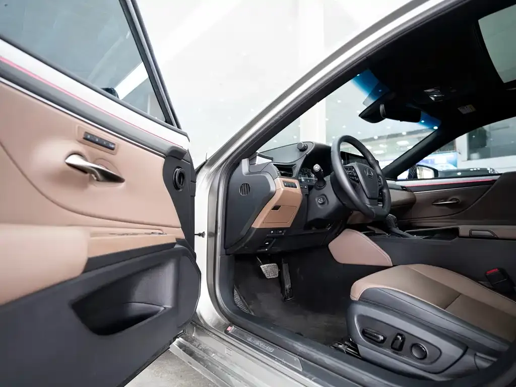 Lexus ES 2025 из CN, фото 7
